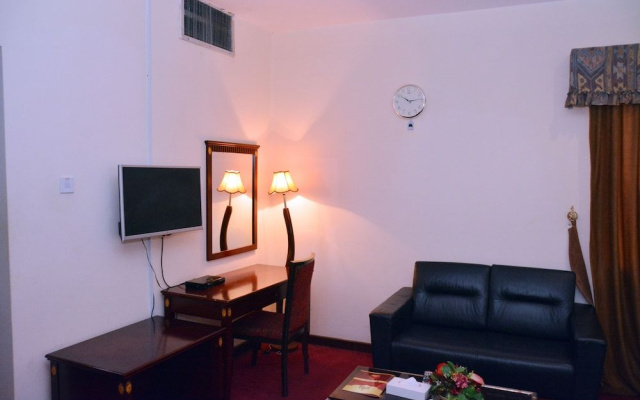 Aradous Hotel