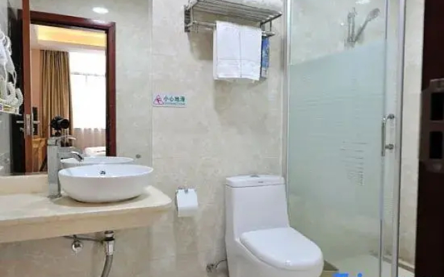 Dongguan Jufu Hotel (Changping Xianglong World Shop)