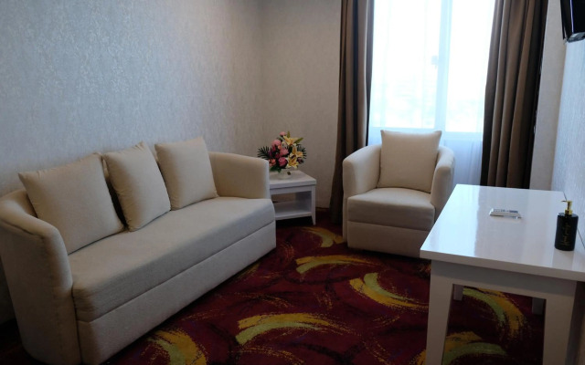 Travellers Hotel Phinisi