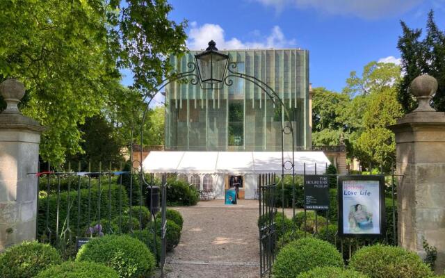 Elegant well appointed maisonette 105m2