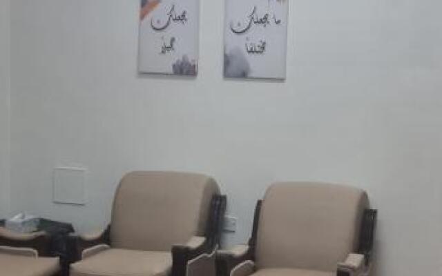 شقه ثلاث غرف عوقد
