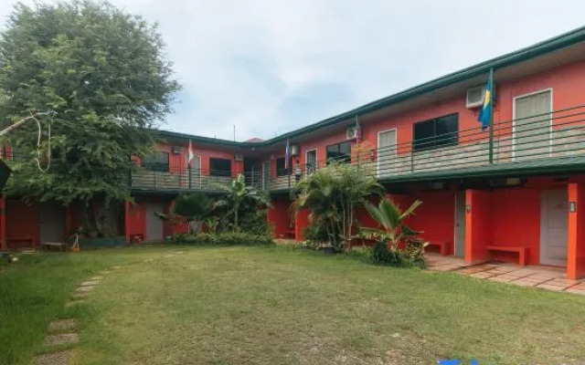 Max Travellers Inn by RedDoorz
