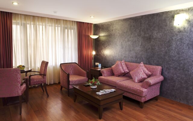 Le Lac Sarovar Portico Ranchi