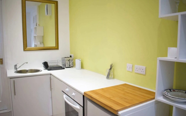 Comfortable Studio Apartment in Leith