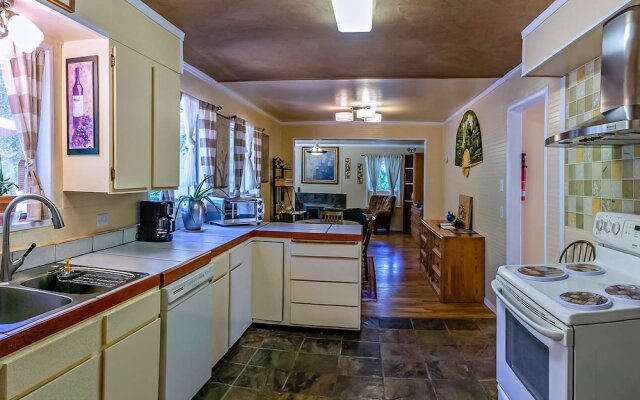 Madi's Place ~ Guest House