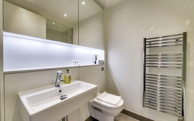 Guestready - Stylish Top Floor Apartment in the City Centre