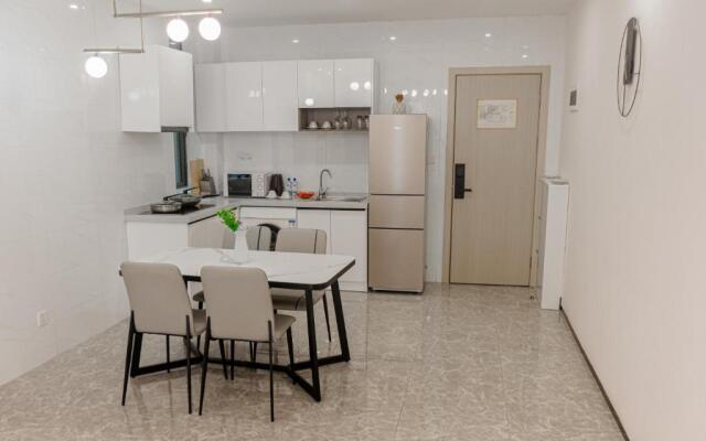 Elizabeth Golf Apartment