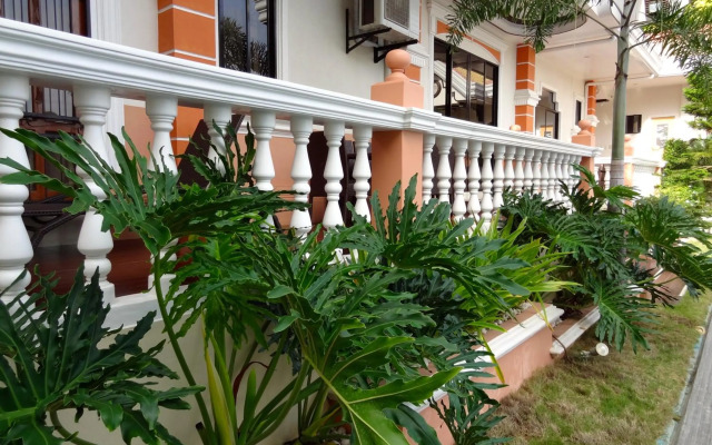 The Executive Villa Inn & Suites