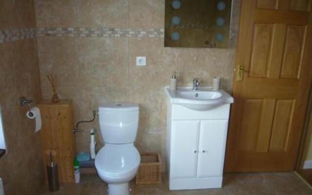 Lakeside Bed and Breakfast