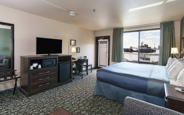 Park Point Marina Inn