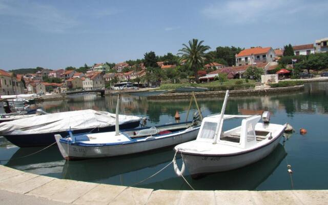 Studio Apartment Near the Beach