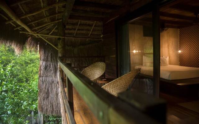 Amor Rooms