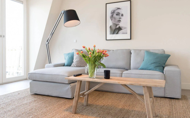 Nassau Canal Apartments