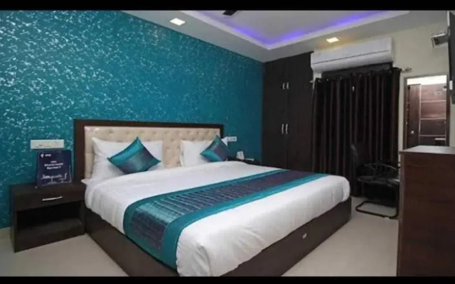 OYO 91616 Hotel Tourist Plaza