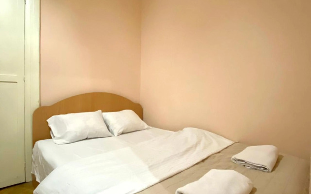 Apartment on Zaliznychna street