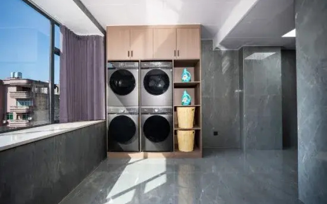 Ezzi Hotel (Lianzhou Panyu Road Branch)