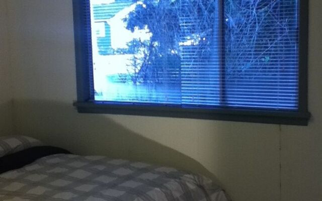 Tofino Travellers Guesthouse