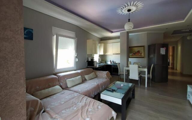 Mia's Sea View Apartment