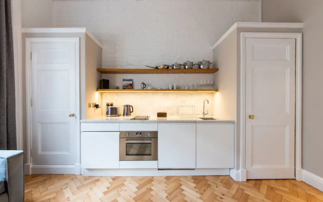 Linton Collection - The West Wing