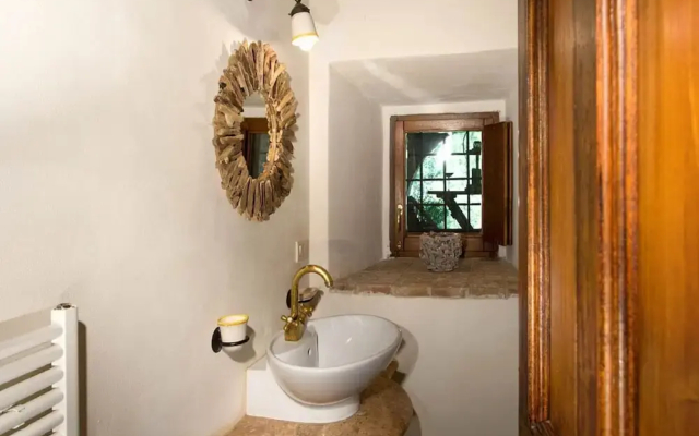 Lush Farmhouse in Umbertide With Pool