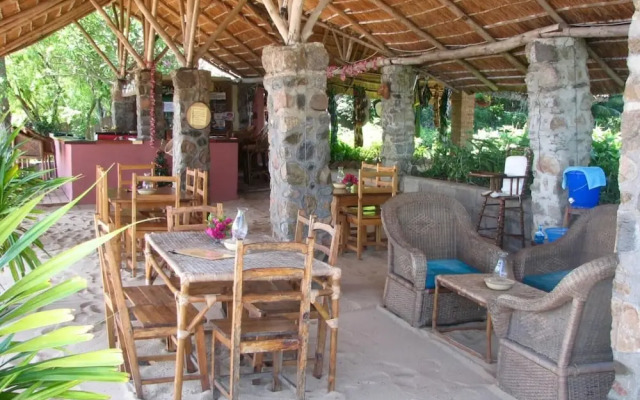 Nkhudzi Beach Lodge