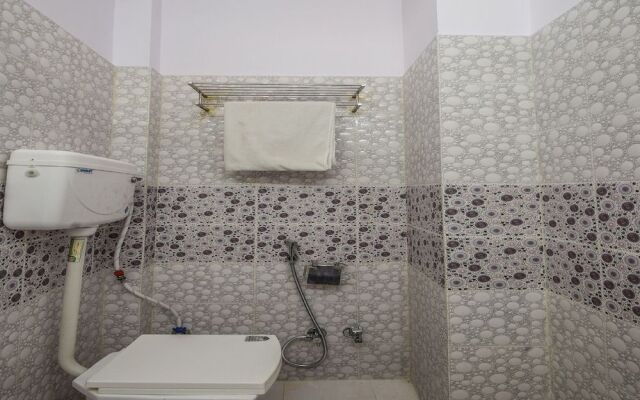 Collection O 22099 Hotel West Wood