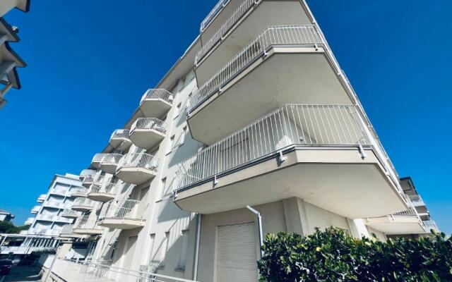 Modern Apartment Near the Beach in Jesolo, Italy