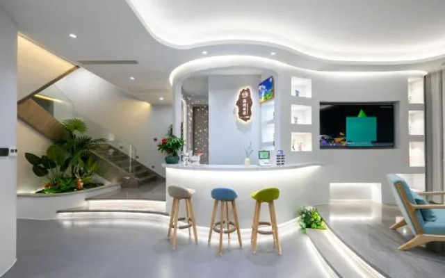 Haikuoyunshen·Super first-line sunrise sea view pool holiday villa (Xiaowushitang Branch)