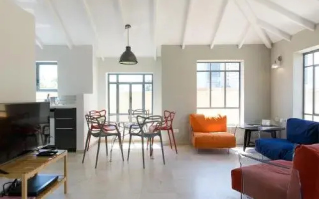Charming 4BR TownHouse in Neve Tsedek by HolyGuest