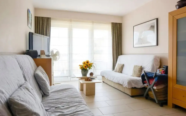 Simplistic Apartment in Blankenberghe near Belgium Pier