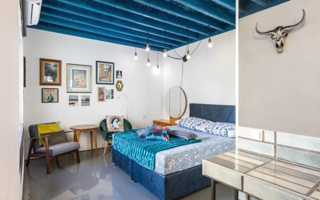 Boutique Triple House With Garden & Roof Terrace