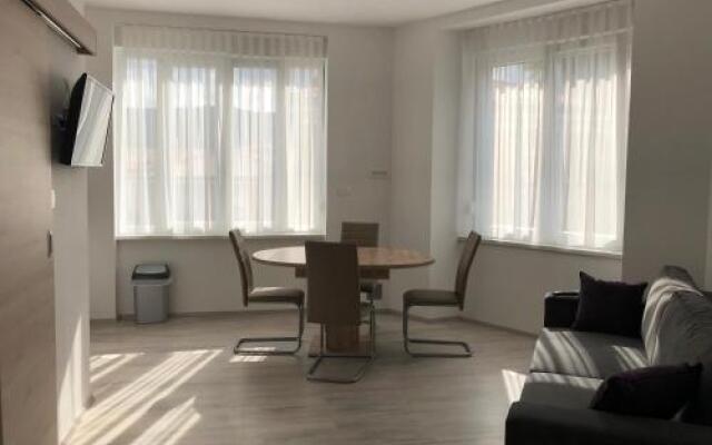 Apartments & Rooms Nardin