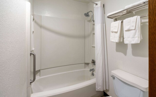 Super 8 By Wyndham Goodland