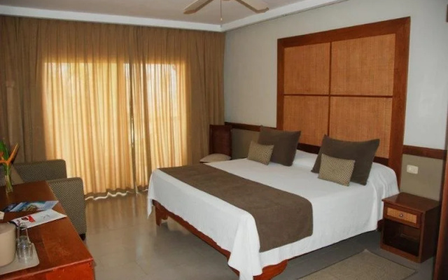 Vik Hotel Arena Blanca VIK Hotel Cayena Beach