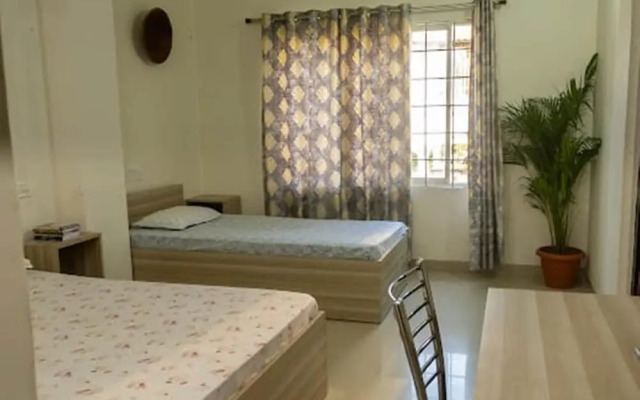 Malini Homes - Food & Lodging