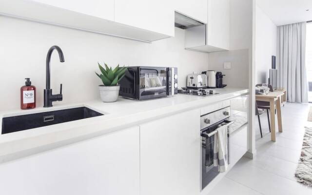 Stunning Studio w/ Burj Khalifa View!