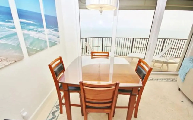 Daytona Ashley Penthouse 5 Apartment 3