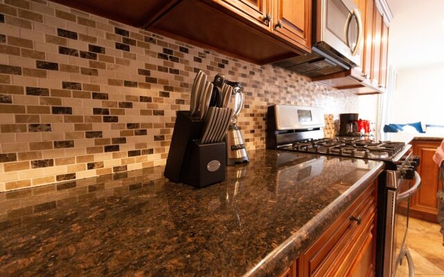 Yachtsman's Cove with 3-Levels