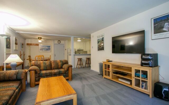 Summit 41 Spacious and Stones Throw to Eagle Lodge by RedAwning