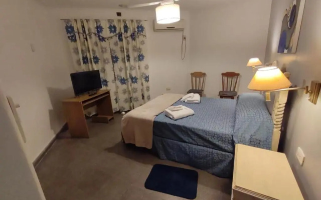 casa p/4 personas sobre av. roca con cochera - фото 4