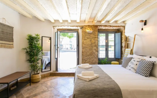 Original Photographers Studio Apartment in Alcântara
