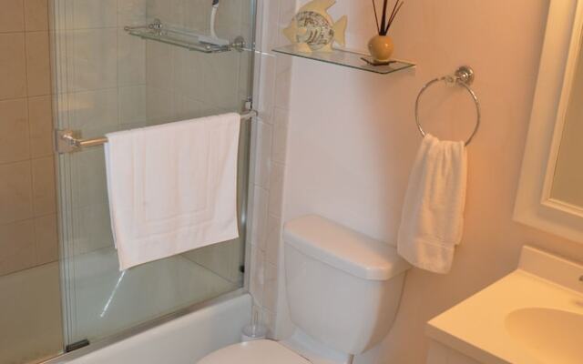 Midnight Cove Ii 211f - Bayfront Views! 2 Bedroom Condo