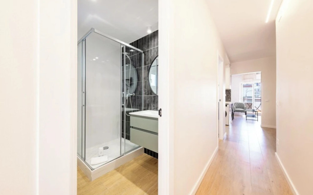 AinB Barcelona Sants Apartments