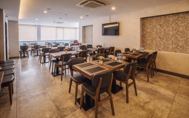 Life Point Hotel