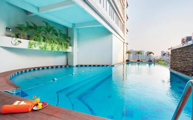 HARRIS Suites fX Sudirman