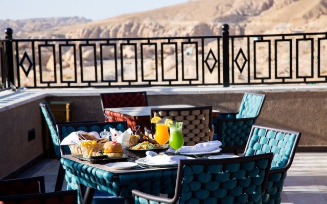 Petra Moon Luxury Hotel