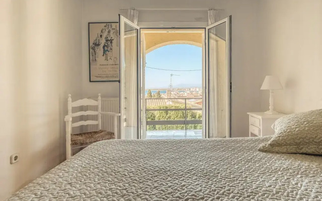 Pretty Apartment With Balcony