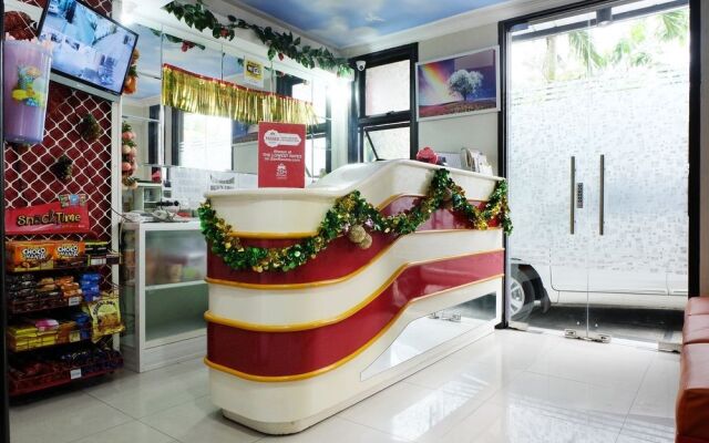 ZEN Rooms Basic D Rainbow near Royal Plaza