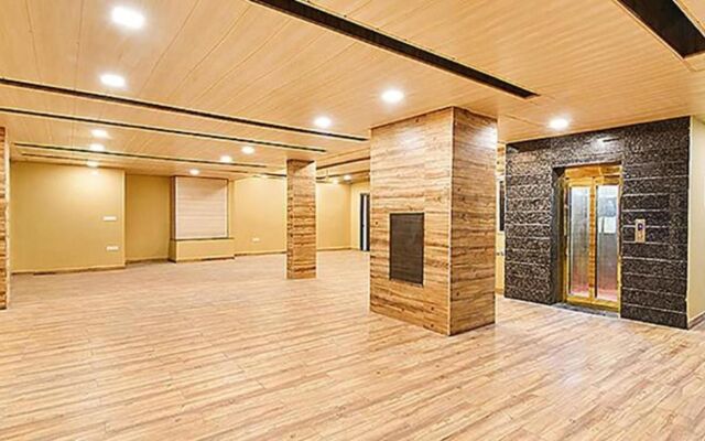 FabHotel Grand Falcon