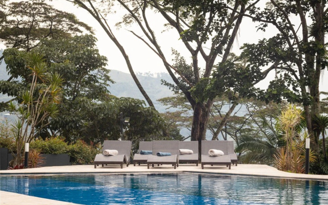 La Oculta Luxe Mansion Pool & Jacuzzi